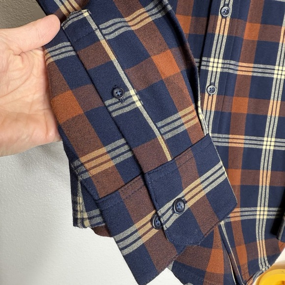 Mizzen+Main City Flannel Shirt Rust Orange Navy Blue Plaid Men's Size Medium - Picture 6 of 9
